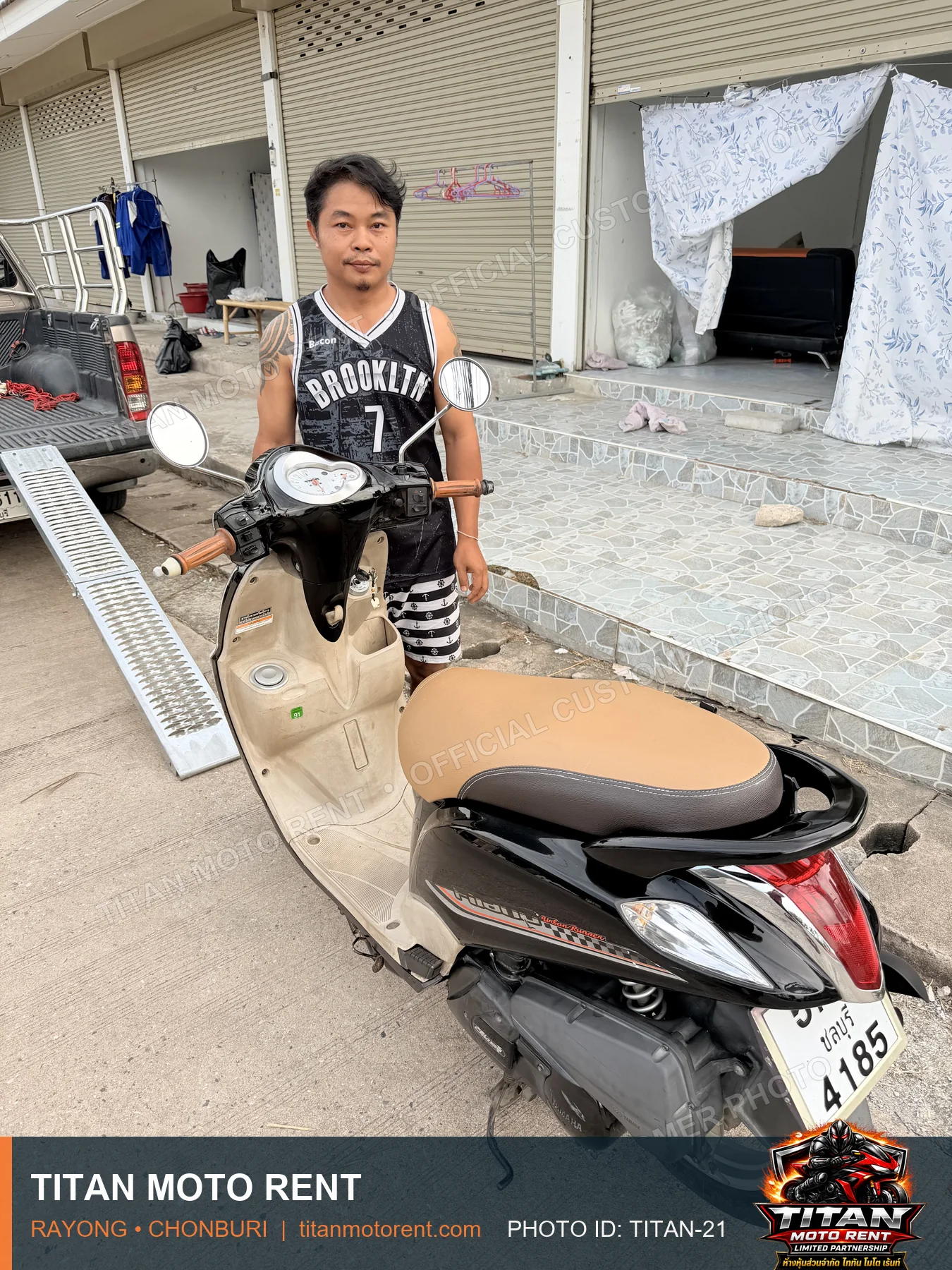 TITAN MOTO RENT customer handover 21