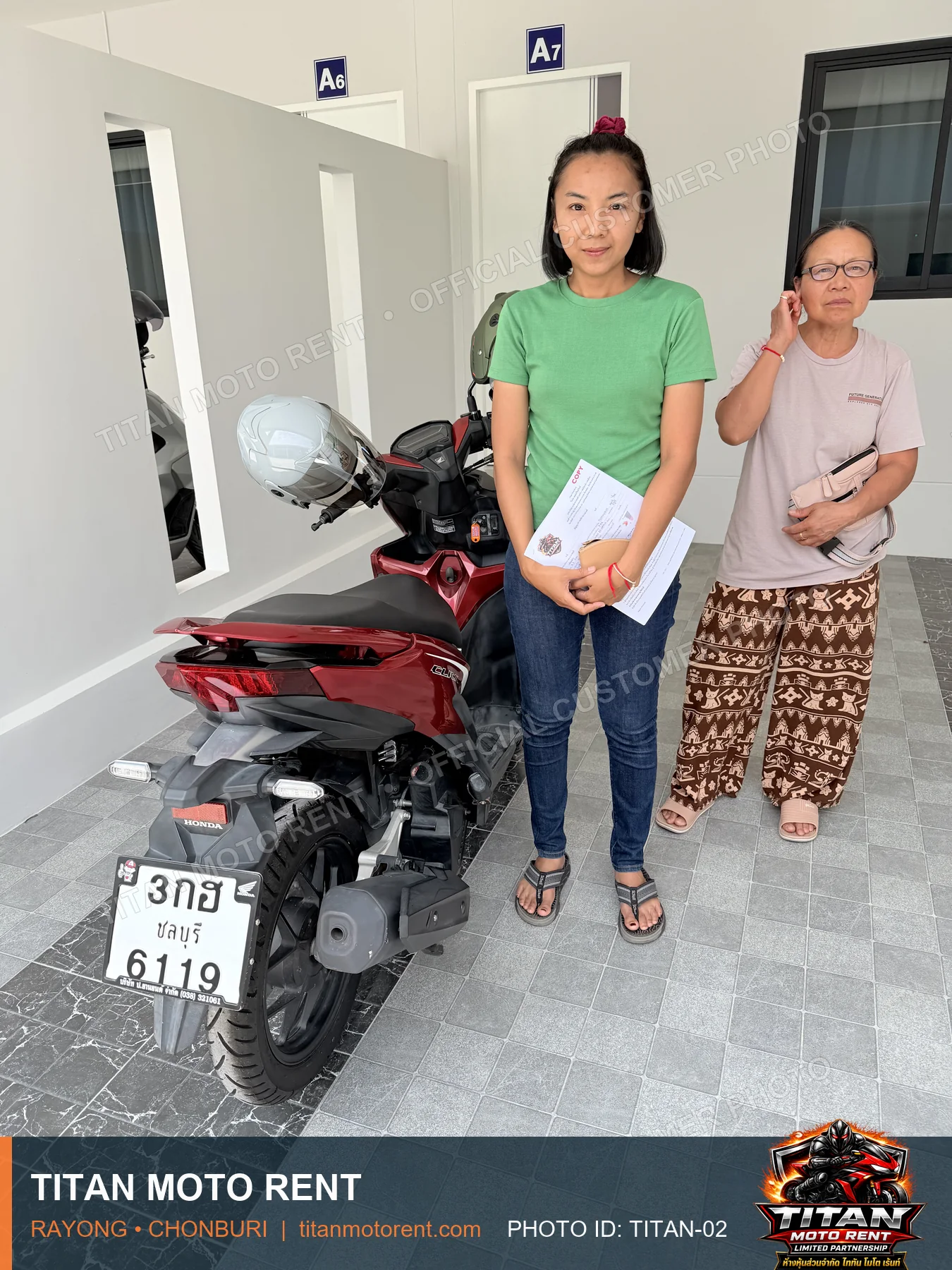 TITAN MOTO RENT customer handover 02
